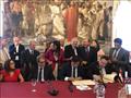 محافظ الإسكندرية خلال توقيع الاتفاقية في إيطاليا (1)