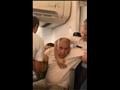 الاعتداء على راكب مصري داخل طائرة رومانيا (1)