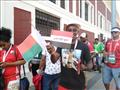 عبد العزيز مارويفو يرفع علم مدغشقر وعلم مصر في ستاد الإسكندرية (2)