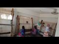 تعليم أهالي القرية حرفة تصنيع السجاد والموكيت (2)