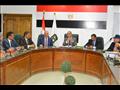 محافظ سوهاج يعقد اجتماعاً موسعاً لمتابعة ملف التصالح في مخالفات البناء (2)