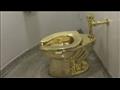 اللصوص سرقوا المرحاض الذهبي من معرض فني في قصر بلي