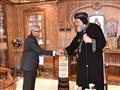 البابا تواضروس يستقبل سفير مصر لدى بالبحرين (2)