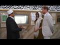 زيارة الأمير هاري وزوجته للمسجد الأول (2)