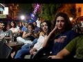 شباب تونسيون يشاهدون مناظرة تلفزيونية حول الانتخاب