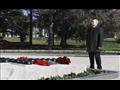 بوتين يضع الزهور عند نصب تذكاري في ذكرى فك حصار لي