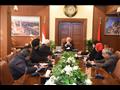 محافظ بورسعيد خلال لقاءه مع وفد الكنيسة