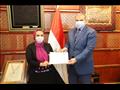 وزير القوى العاملة يساند فتيات مصر لتبني دور القيادة