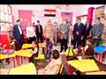 محافظ أسيوط وقائد المنطقة يفتحان مدرسة ويكرمان ابن شهيد 