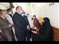 محافظ القاهرة يتفقد مستشفى المنيرة العام ويوجه بصرف مكافأة للعاملين