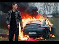 روسي يحرق سيارته المرسيدس