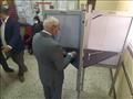 محافظ بورسعيد يدلي بصوته بلجنة المشير