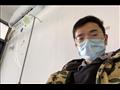 الشاب شياو ياو يتلقى العلاج في مستشفى بعد أن أصيب 