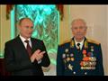الرئيس الروسي فلاديمير روسي يستقبل الجنرال ديمتري 