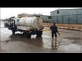 استمرار جهود سحب تجمعات مياه الأمطار في بورسعيد