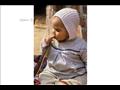 طفل يلهو بثعبان في أبورواش