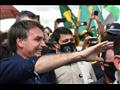 الرئيس البرازيلي جايير بولسونارو يلتقي انصاره أمام