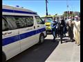 محافظ أسوان يتفقد السيارات المخصصة لنقل وفيات كورونا