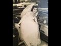 جدتي تغادر ستوديبيكر في يوم زفافها عام 1956. لا يزال لديهم السيارة اليوم وقد تم ترميمها بالكامل