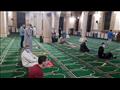 أثناء الصلاة في المسجد