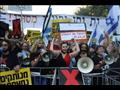 إسرائيليون يتظاهرون أمام مقر بنيامين نتانياهو في ا