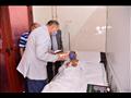 محافظ أسيوط يتفقد مستشفيات الايمان العام والشاملة لتهنئة المرضى بالعيد