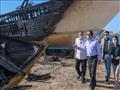 محافظ الإسكندرية يتفقد موقع المراكب المحترقة