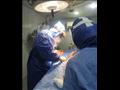 فريق طبي ينقذ مريض كورونا في مستشفى قنا العام