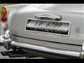 أستون مارتن تعيد إحياء سيارة جيمس بوند DB5 الأسطورية بإنتاج 25 نسخة فقط  (2)