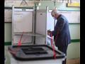 محافظ الجيزة يدلي بصوته في انتخابات الشيوخ