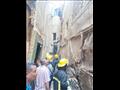 إنقاذ 4 أشخاص والبحث عن آخر انهار عليهم منزل بغرب أسيوط