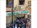 تجمّع لبنانيون حول الرئيس الفرنسي ببيروت