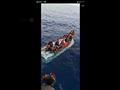 جانب من تواجد المهاجرين غير الشرعيين على ظهر القارب