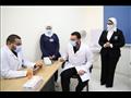  أول طبيب يحصل على لقاح كورونا لمصراوي يحمينا من الوباء