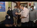 محافظ أسيوط يتفقد تطعيم المواطنين بلقاح كورونا