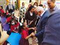 محافظ بورسعيد يتفقد مدرسة خاصة بأول أيام العام الدراسي الجديد