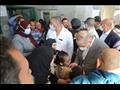 محافظ كفر الشيخ يتفقد 45 تلميذًا أصيبوا بحالة إعياء