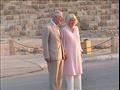 الأمير تشارلز وزوجته في زيارة لمنطقة الأهرامات وأب