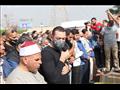 معز مسعود يؤم المصلين في جنازة سهير البابلي
