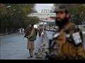مقاتلون من طالبان يتولون الحراسة أمام مستشفى سردار