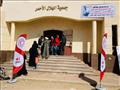 الهلال الأحمر ينظم قافلة طبية في قرى الأقصر