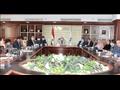 محافظ بني سويف يلتقي أعضاء النواب والشيوخ