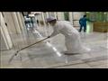 وزير التجارة الماليزي يشارك في تنظيف الحرم المكي