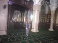 خلال تطهير ساحات المسجد