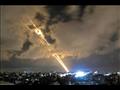 صواريخ تُطلق باتجاه إسرائيل من قطاع غزة الذي تسيطر