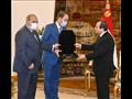الرئيس السيسى يتسلم وسام الاستحقاق الخاص باللجنة الأولمبية الأفريقية