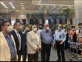 نائب وزير الطيران يتفقد مطار القاهرة
