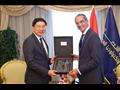 وزير الاتصالات يبحث مع سفير سنغافورة تعزيز التعاون بين البلدين 