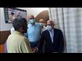 محافظ بورسعيد يتفقد مستشفى النصر ويستجيب لطلبات المرضى