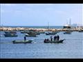  صيادون فلسطينيون في البحر قبالة شاطىء غزة في 22 أ